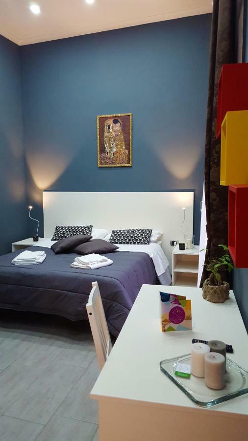 Holiday Naples Art Rooms Exteriör bild